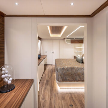 38 ATRAVERSIA – VisionF E-Cat 80 Catamaran Charter Master cabin 1