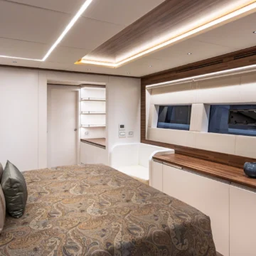 42 ATRAVERSIA – VisionF E-Cat 80 Catamaran Charter master cabin 7